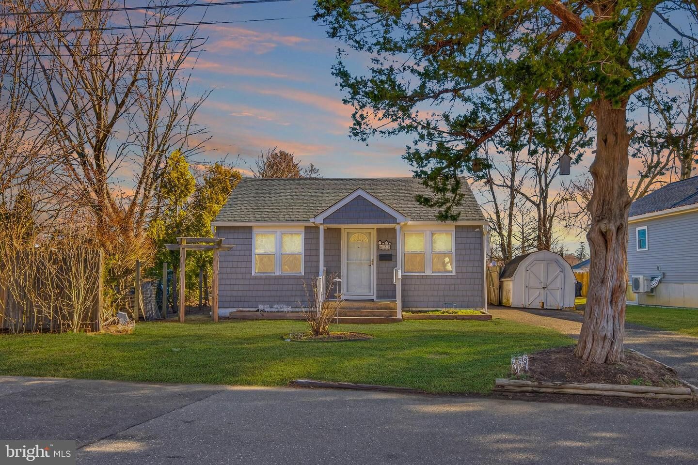 Property Photo:  22 Twin Drive  NJ 08533 