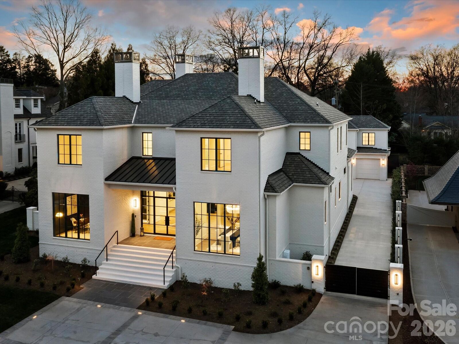 Property Photo:  1436 Queens Road W  NC 28207 