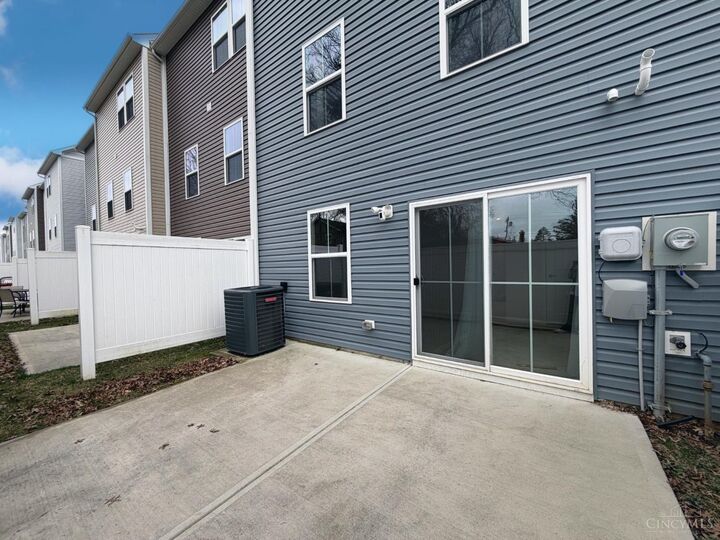 Property Photo: 42 Wentworth Lane OH 45236