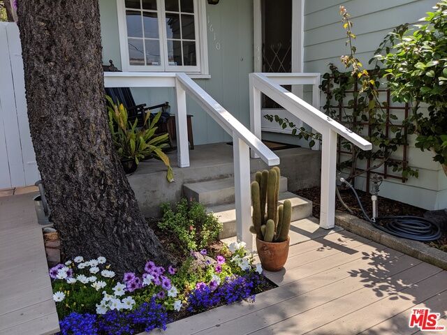 Property Photo:  1610 Glendon Ave  CA 90024 