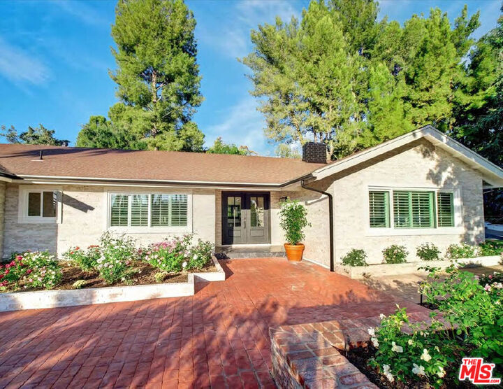 Property Photo:  4732 Del Moreno Dr  CA 91364 