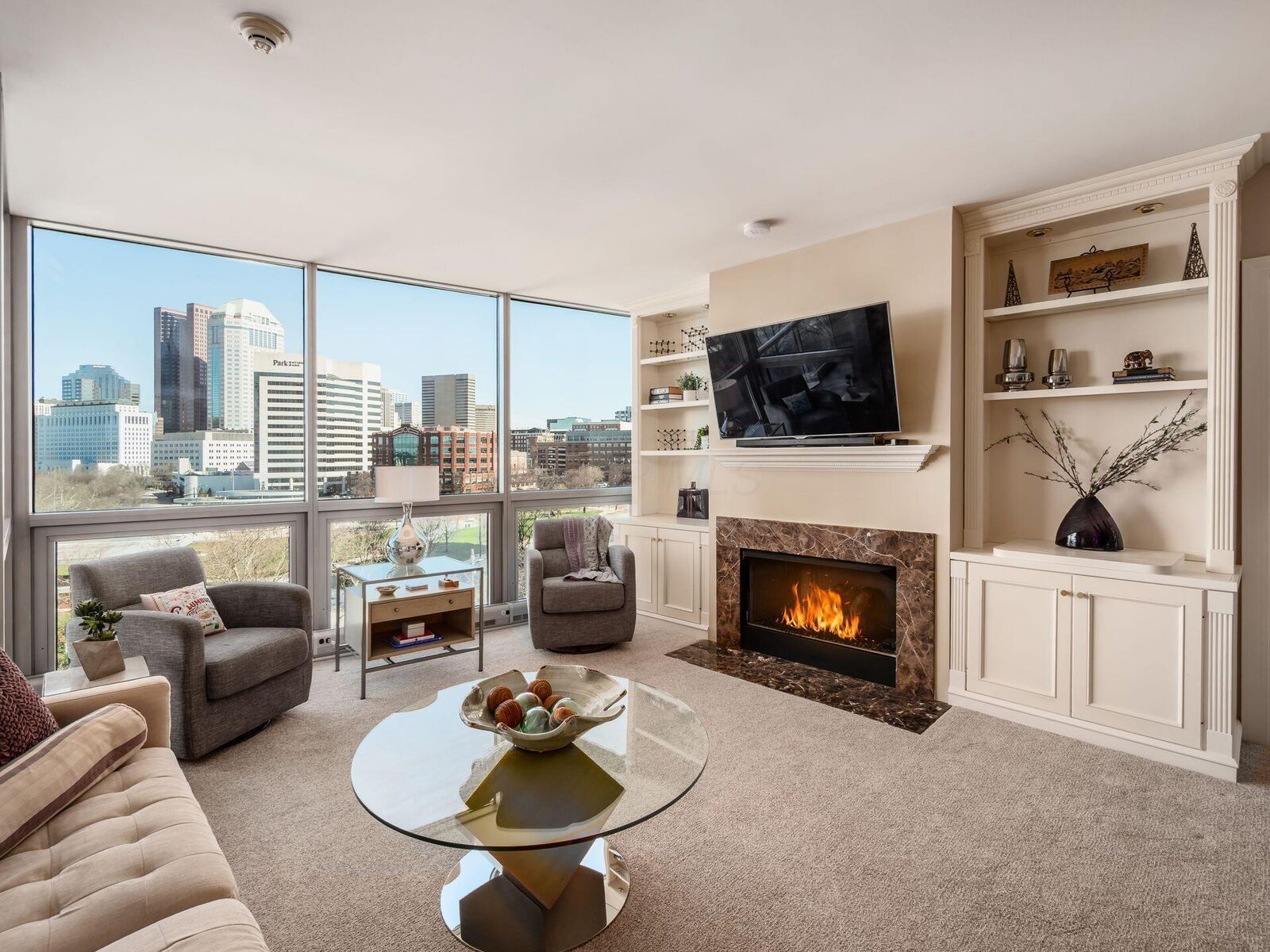 Property Photo:  1 Miranova Place  OH 43215 