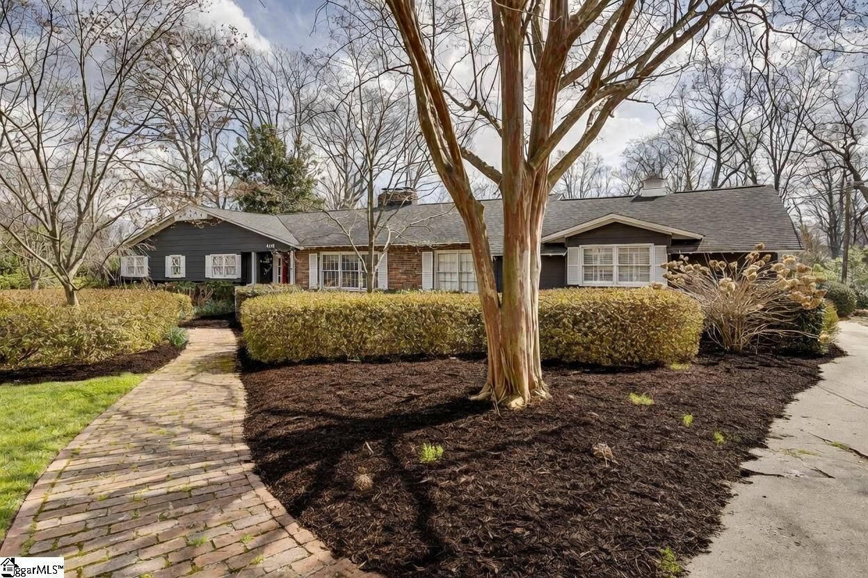 Property Photo: 408 Bridgewater Drive SC 29615