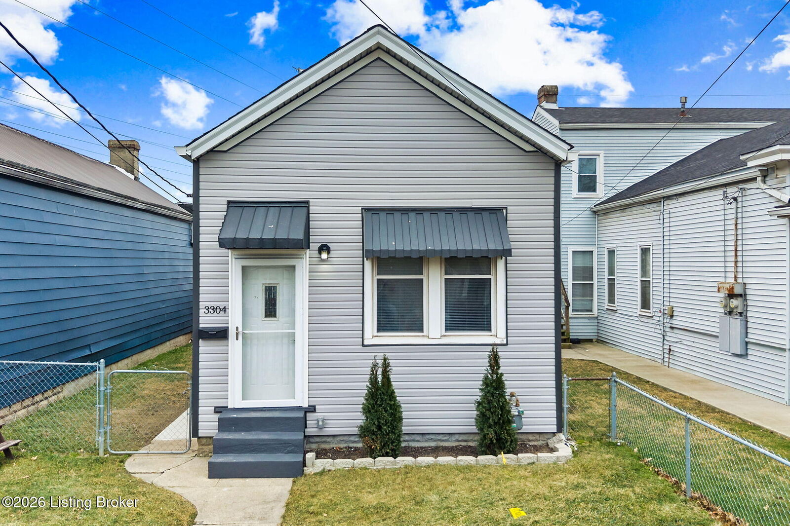 Property Photo:  3304 Bank St  KY 40212 