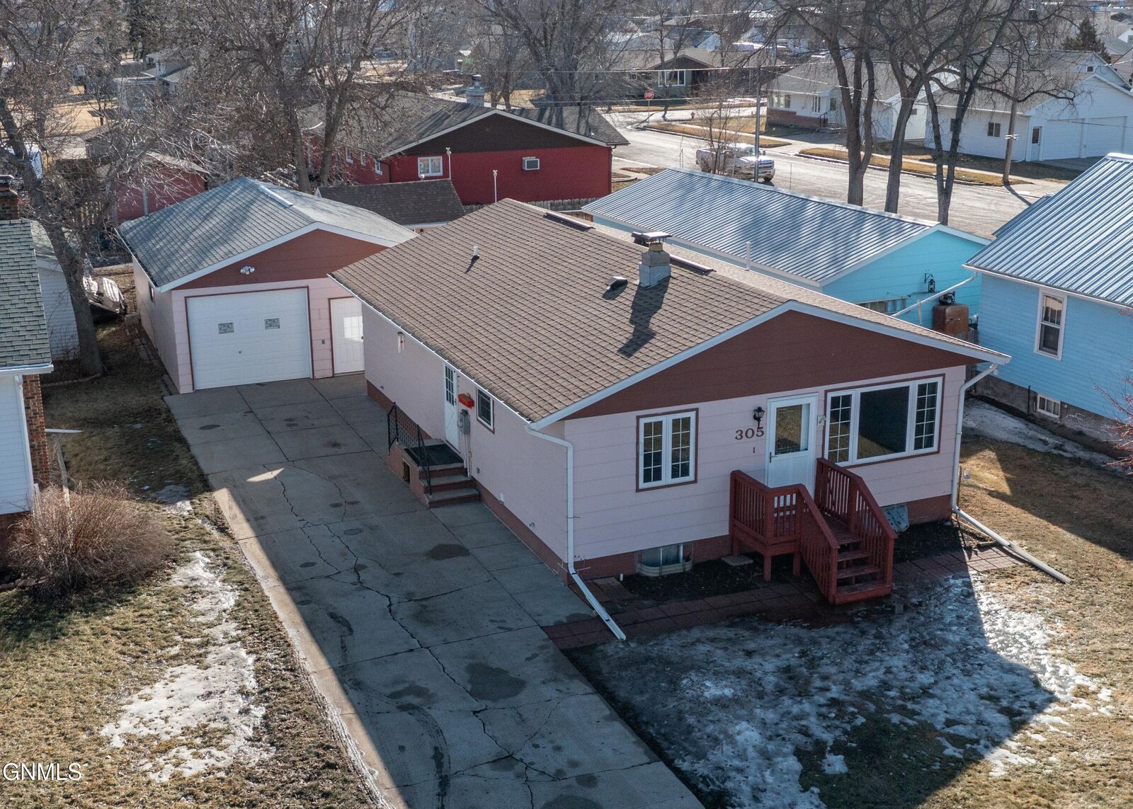 Property Photo:  305 5th Street NE  ND 58545 