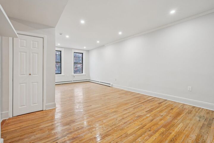 Property Photo:  381 2nd St 2F  NJ 07302 