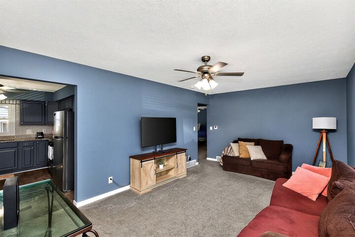 Property Photo: 1922 E 29th Street IA 50317