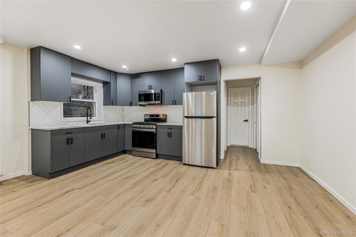 Property Photo:  604 Yonkers Avenue Unit B  NY 10704 