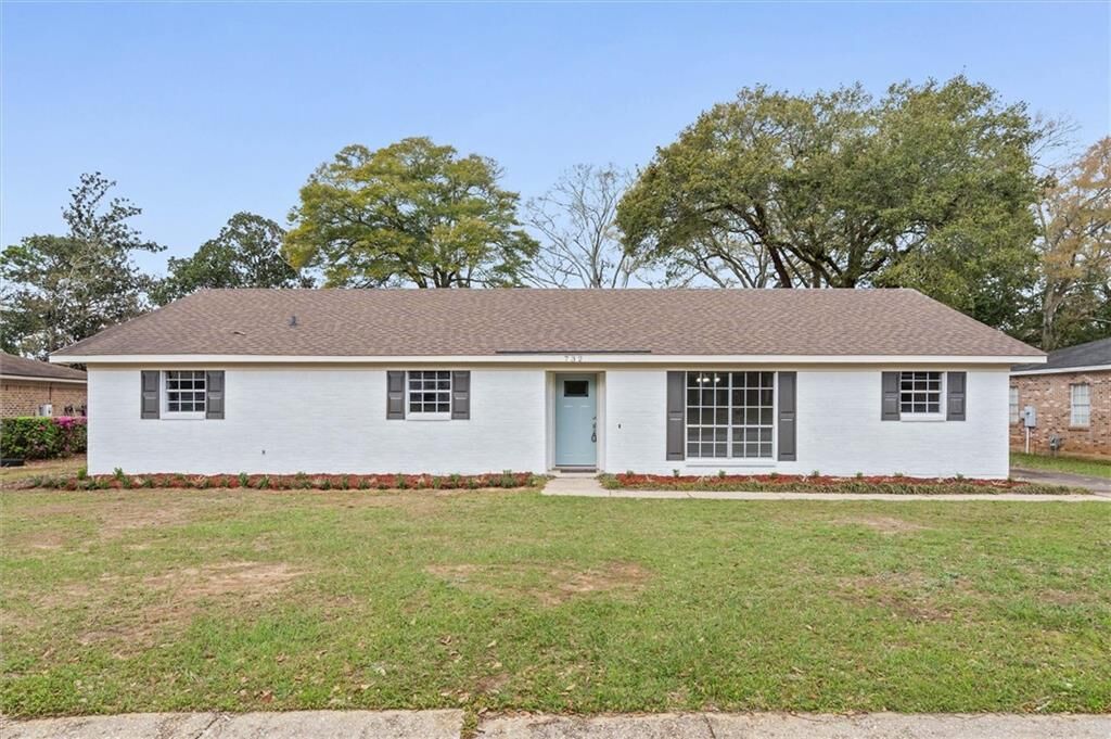Property Photo: 732 Oak Field Drive AL 36609