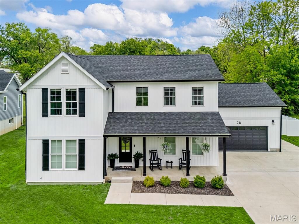 Property Photo:  28 Millwell Drive  MO 63043 