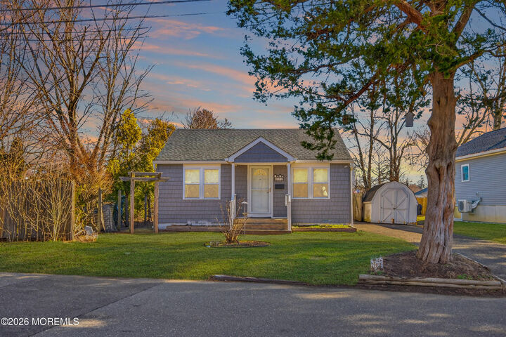 Property Photo:  22 Twin Drive  NJ 08533 