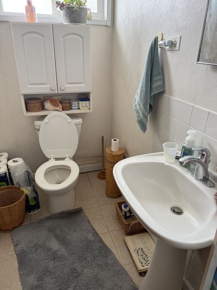 Property Photo:  982 W Villa Drive  IL 60016 