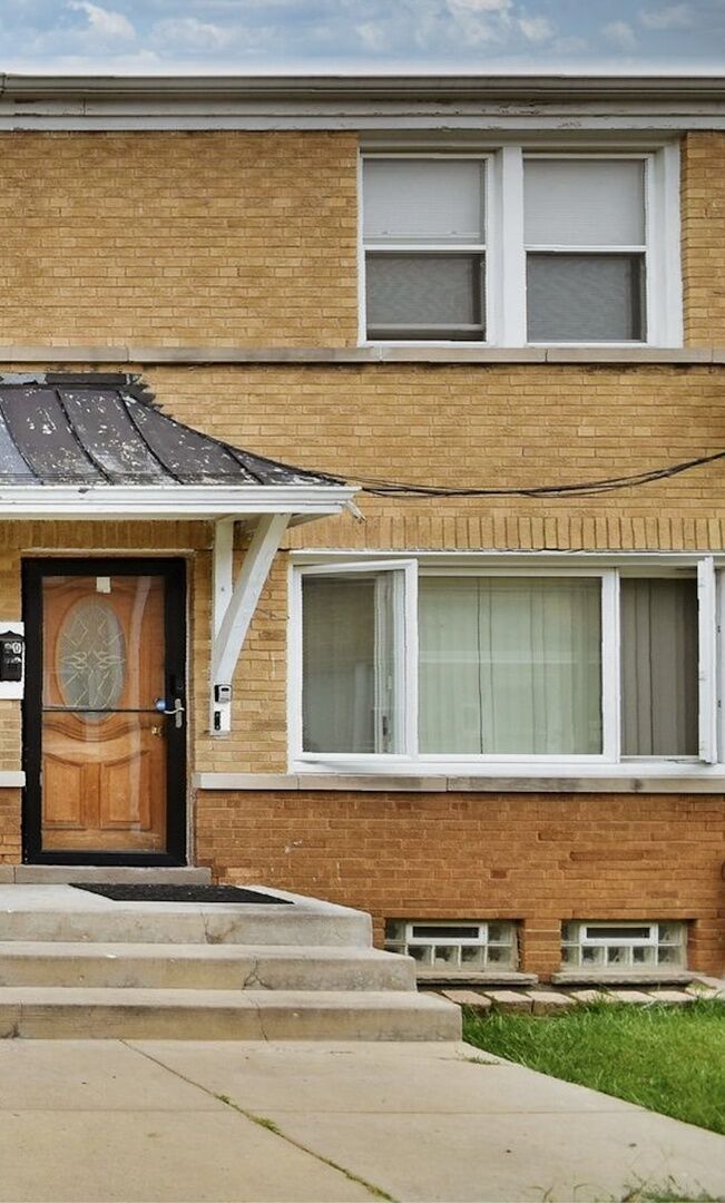 Property Photo:  1105 Bellwood Avenue D  IL 60104 
