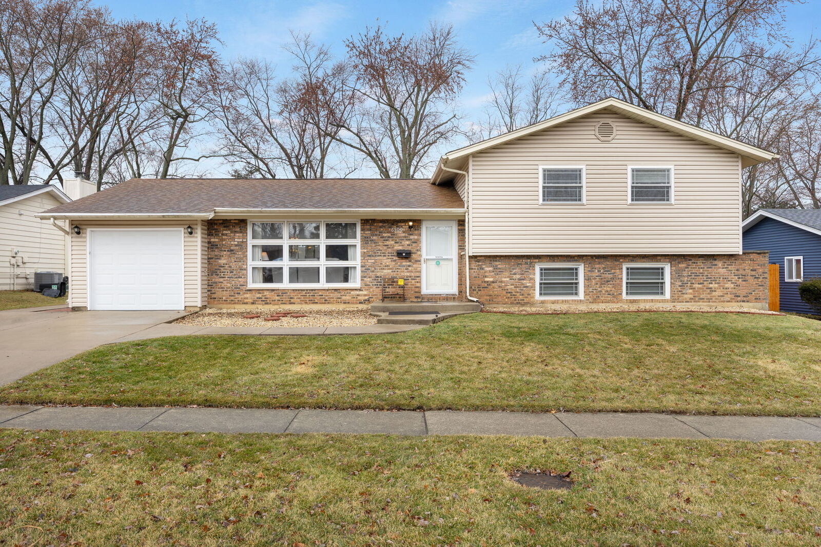 Property Photo:  6500 Winston Drive  IL 60517 