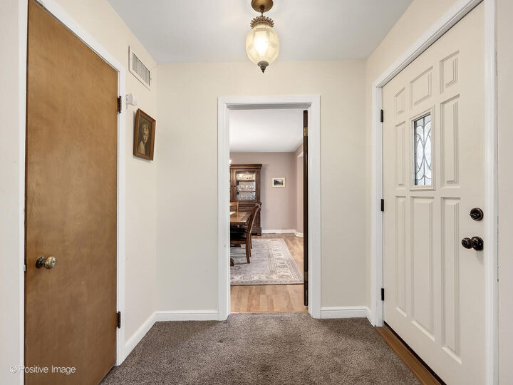 Property Photo:  821 N Catherine Avenue  IL 60526 