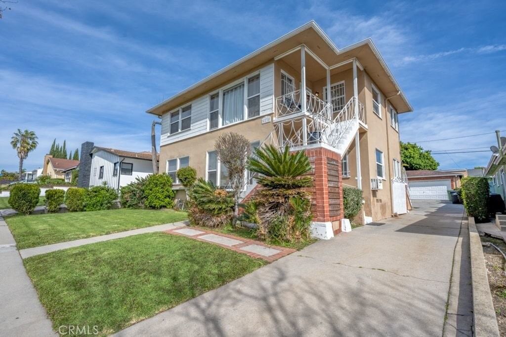Property Photo:  6228 S Fairfax Avenue  CA 90056 