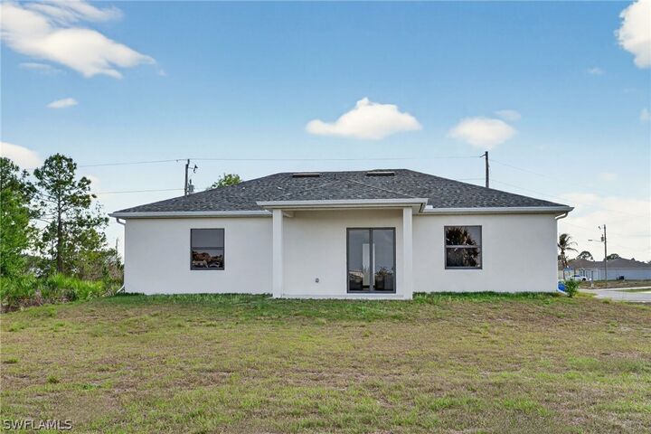 Property Photo:  633 Cane Street E  FL 33974 