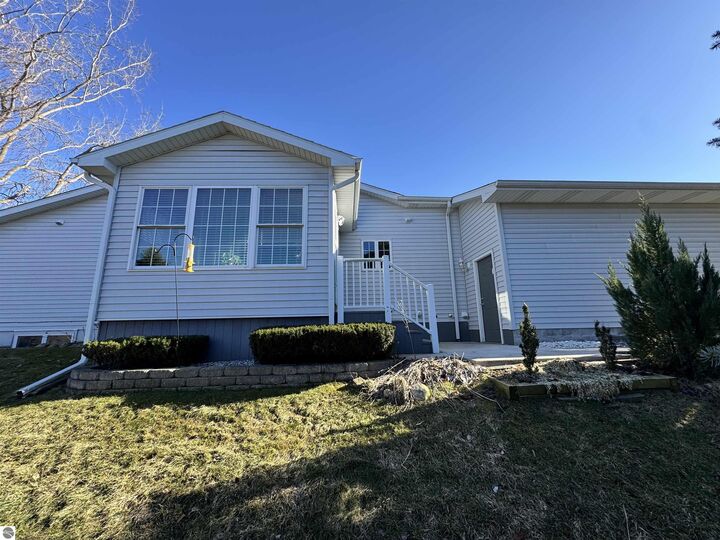Property Photo:  1667 E Gaylord Street  MI 48858 