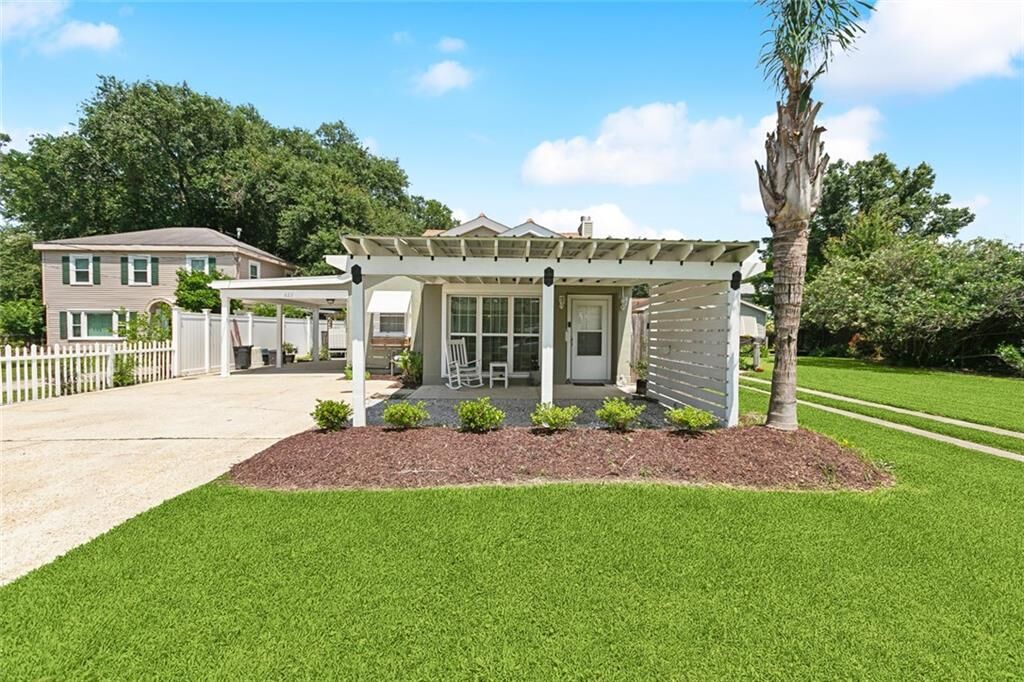 Property Photo:  623 Bonnabel Boulevard  LA 70005 