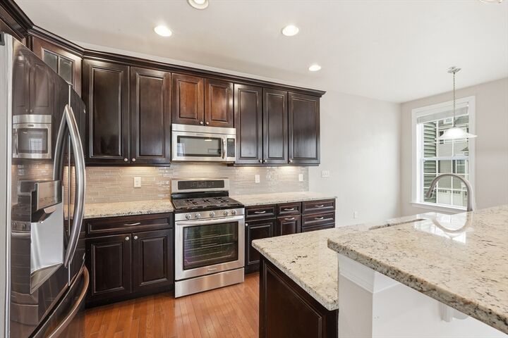 Property Photo:  5 Moses Wheelock 5  MA 01581 