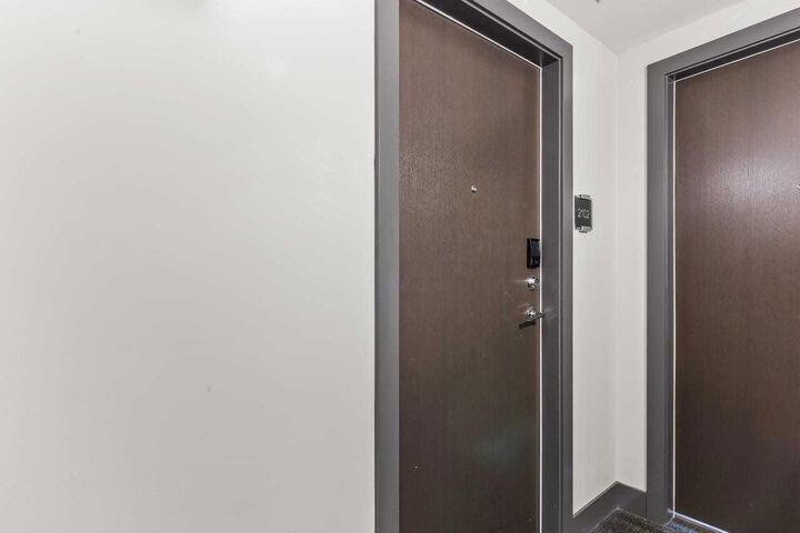 Property Photo: 1188 3 Street SE 2102 AB T2G 1H7