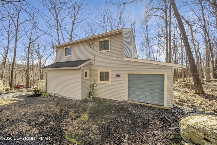 Property Photo: 187 Bellingham Drive PA 18324