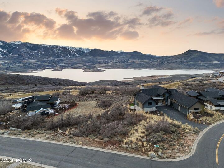 Property Photo: 1106 E Lasso Trail UT 84036