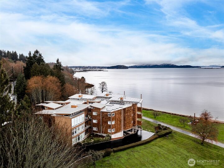 Property Photo: 4501 Fidalgo Bay Road 1002 WA 98221