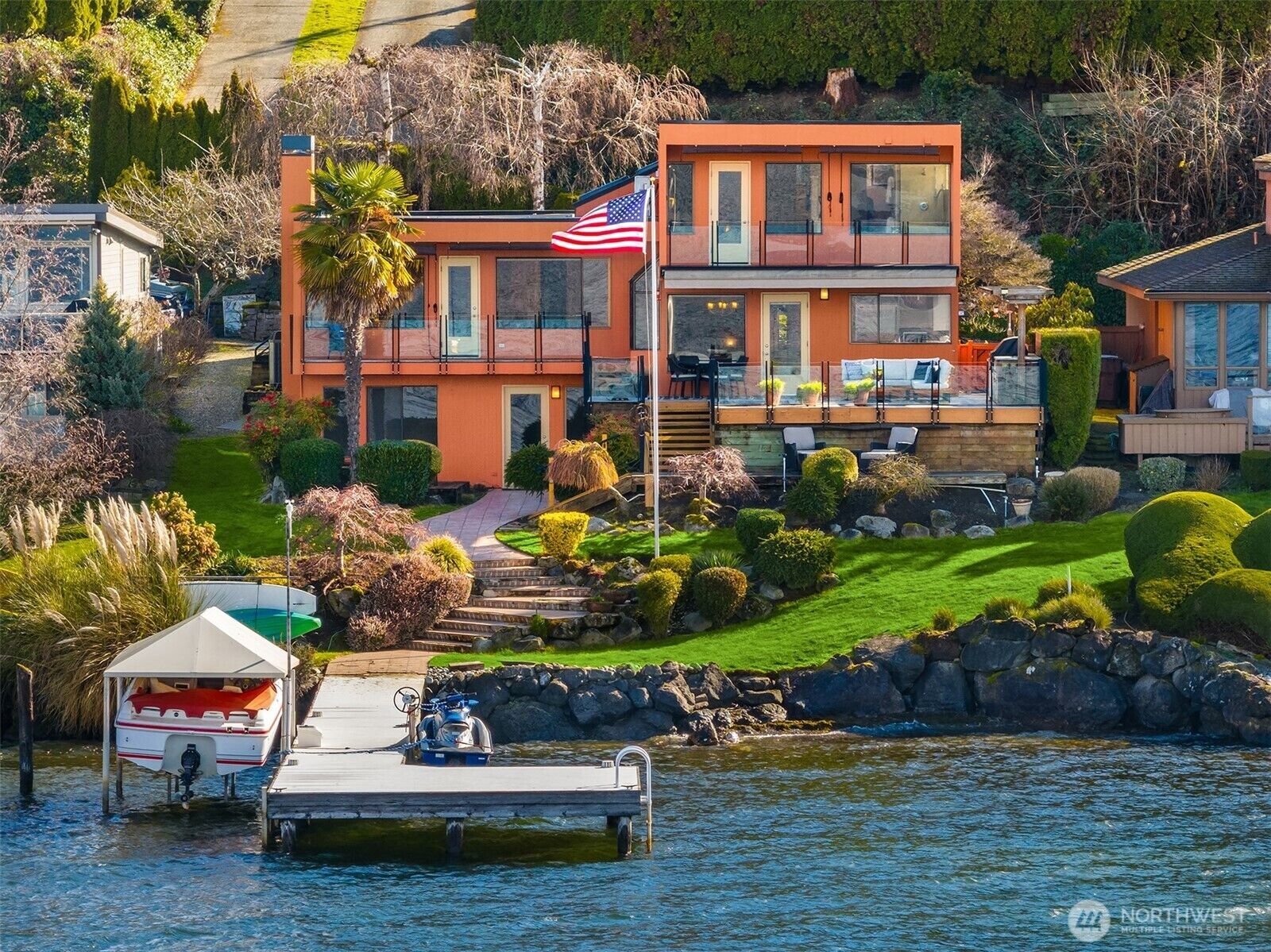 Property Photo:  1621  10th Street W  WA 98033 