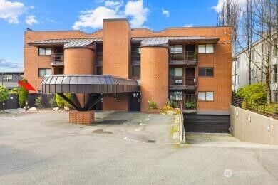 Property Photo:  311 S 2nd Street 101  WA 98033 