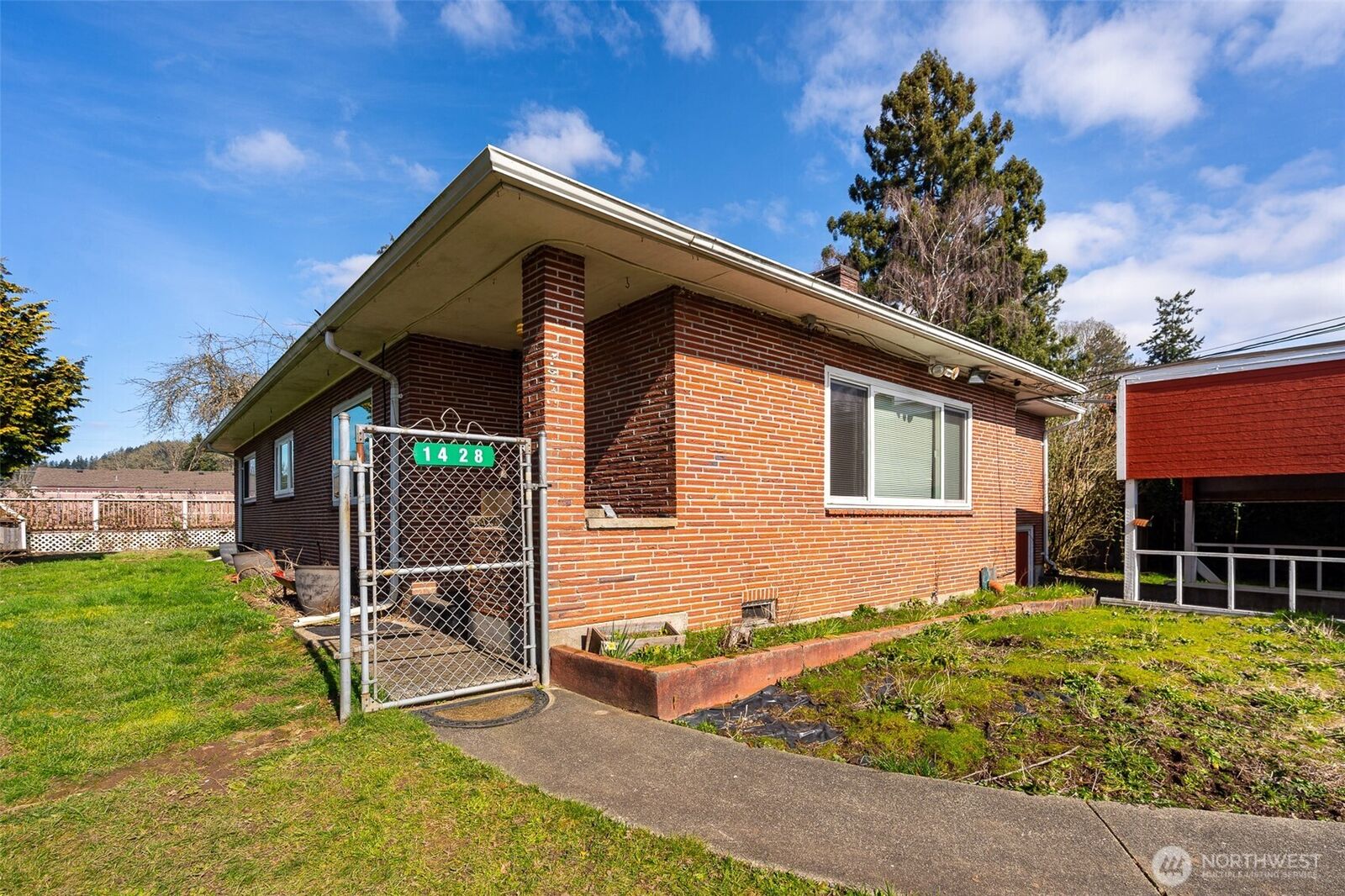 Property Photo:  1428 SW Grandview Avenue  WA 98532 