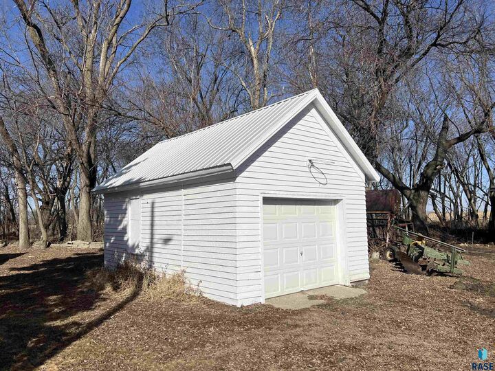 Property Photo: 1665 31st St MN 56129