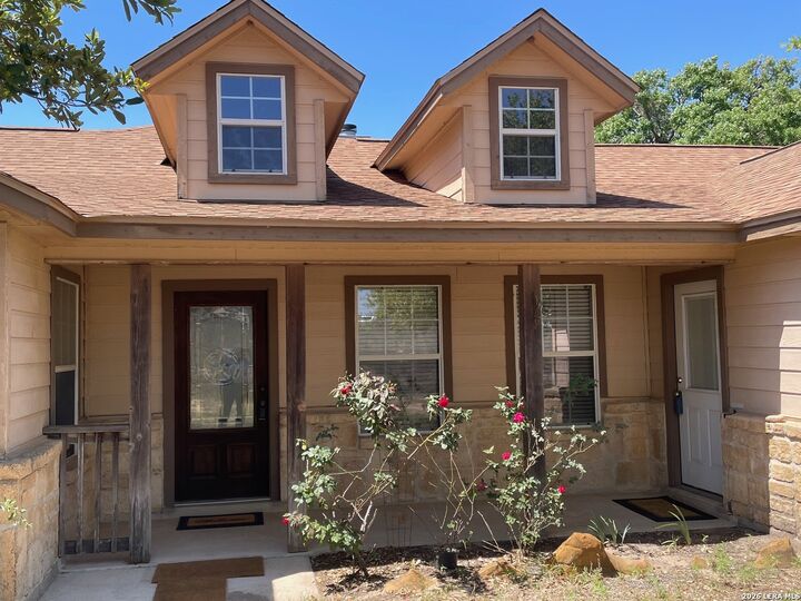 Property Photo:  370 Alberts Ln  TX 78069 