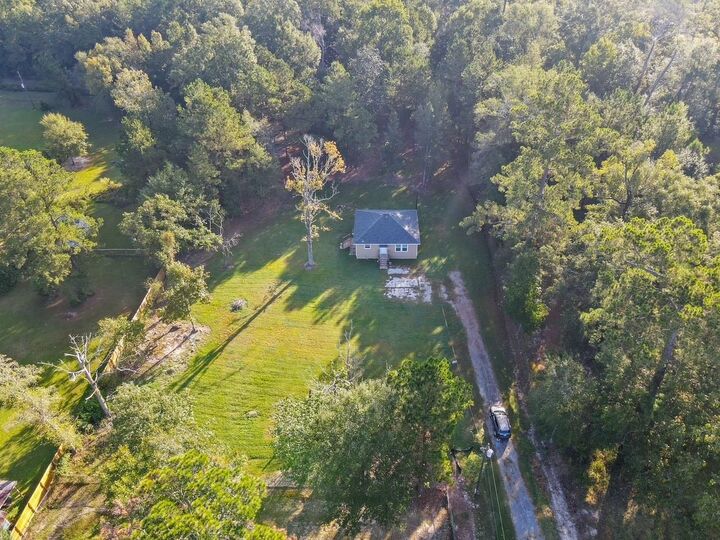 Property Photo:  165 Oakcliff  TX 77657 
