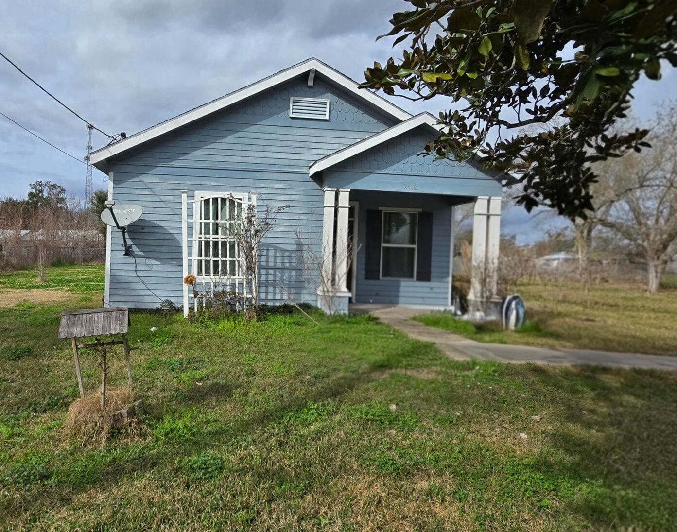 Property Photo: 2518 South Ave TX 77630