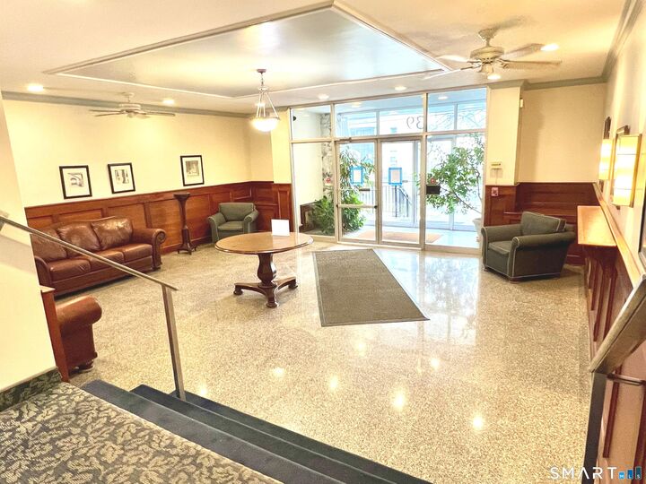 Property Photo:  39 Glenbrook Road 5L  CT 06902 