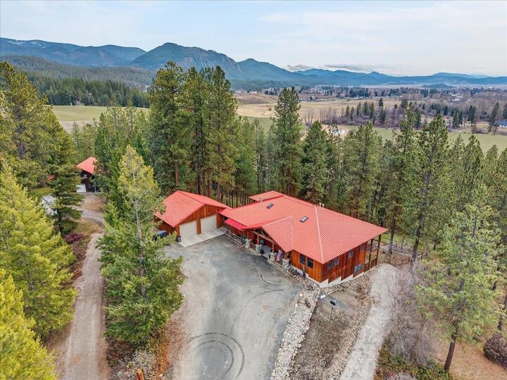 Property Photo:  2358 Highline Rd  WA 99109 