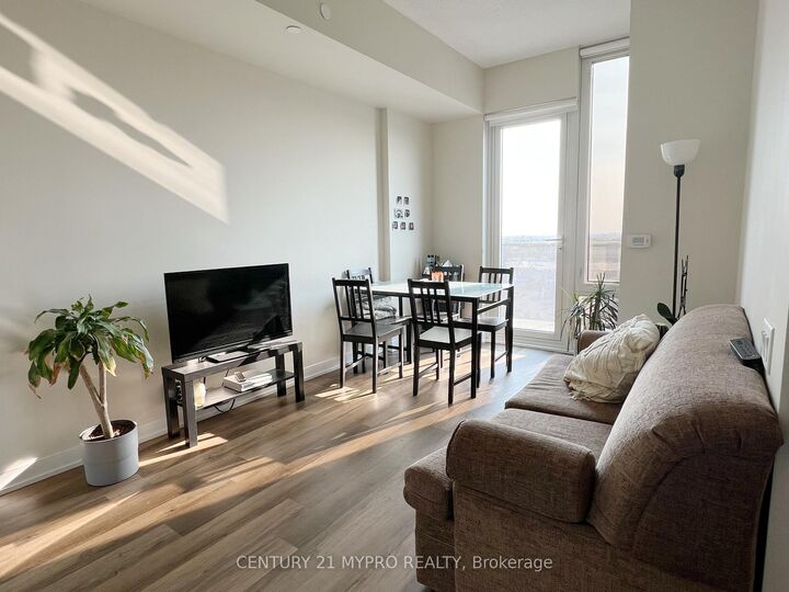Property Photo:  38 Monte Kwinter Court 1409  ON M3H 0E2 
