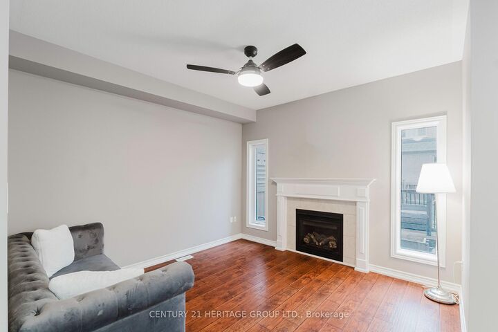 Photo de la propriété:  32 Grey Wing Avenue  ON L4P 0B7 