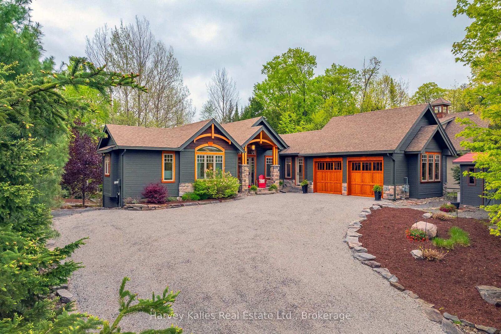 Property Photo: 63 Clubhouse Drive ON P1H 1B1