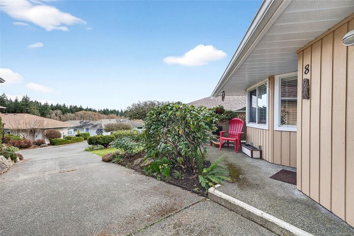 Property Photo: 130 Corbett Rd #8 BC V8K 1T2