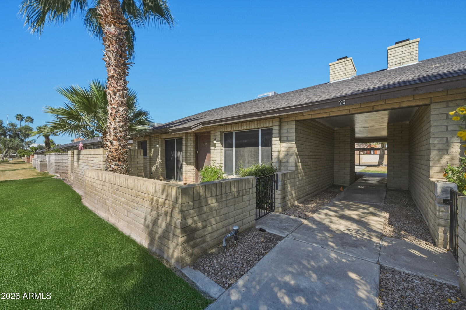 Property Photo:  26 W Concorda Drive 104  AZ 85282 