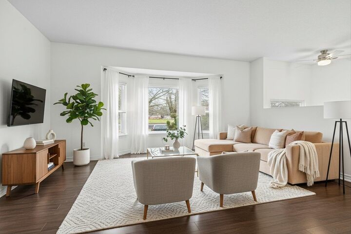 Property Photo: 33943 Pine Street BC V2S 2P4
