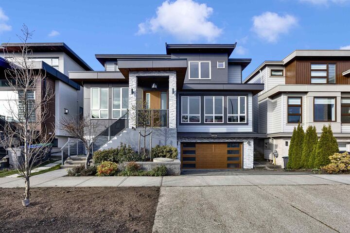 Photo de la propriété: 16775 18B Avenue BC V3Z 1A2