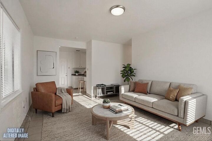 Property Photo:  420 Dover Place  CA 93215 