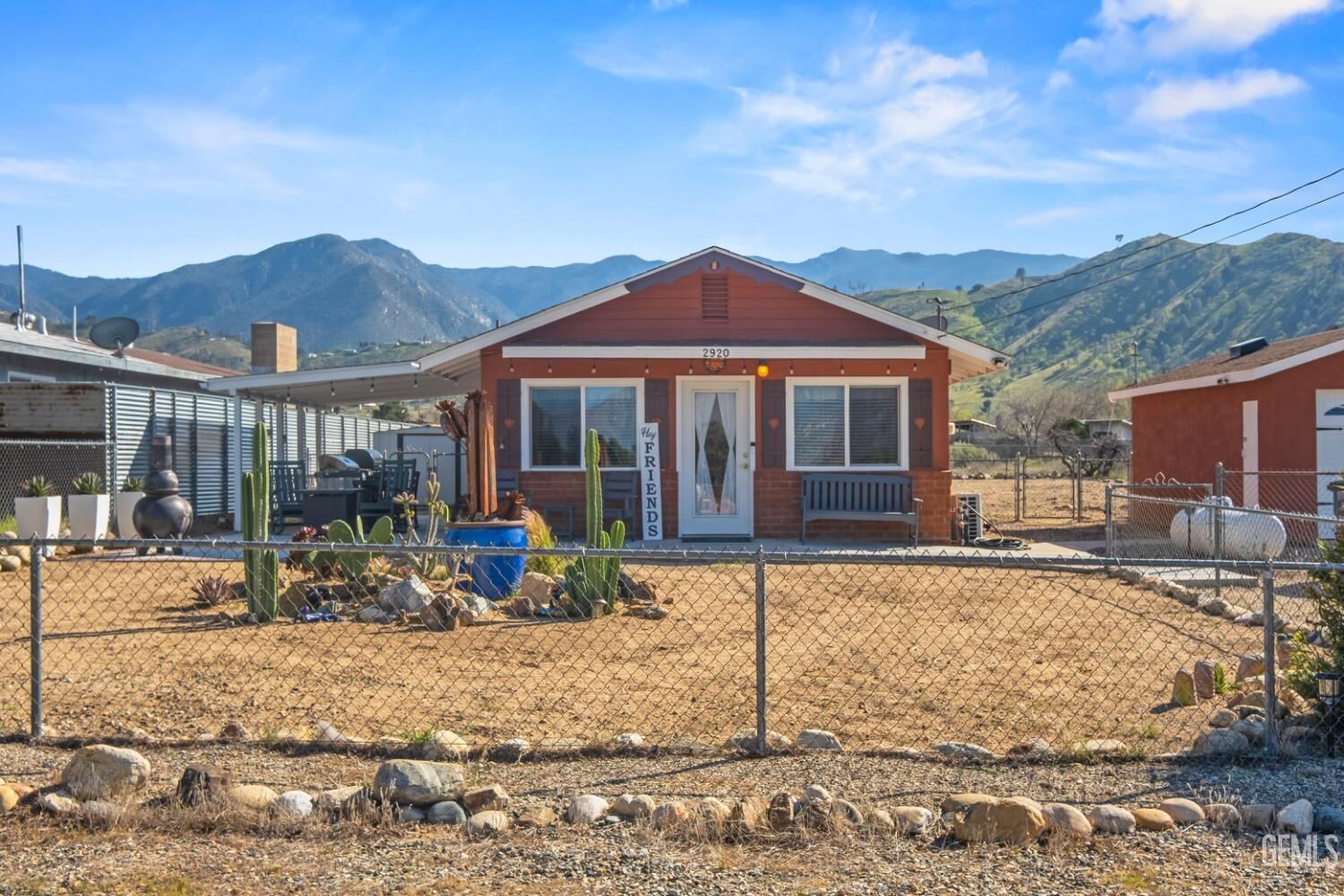 Property Photo:  2920 Webb Avenue  CA 93240 