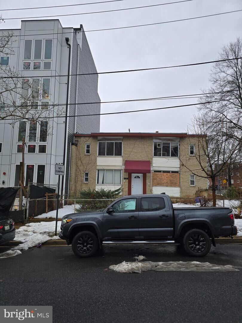 Property Photo:  2101 M Street NE  DC 20002 