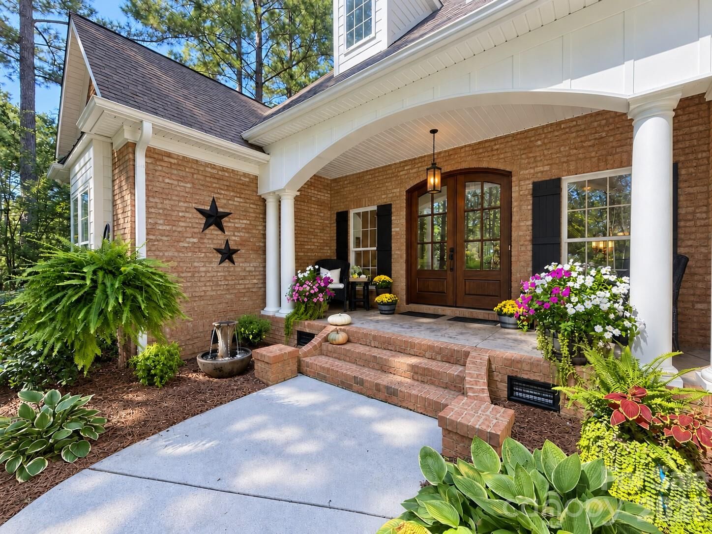 Property Photo:  4950 River Hills Drive  NC 28037 