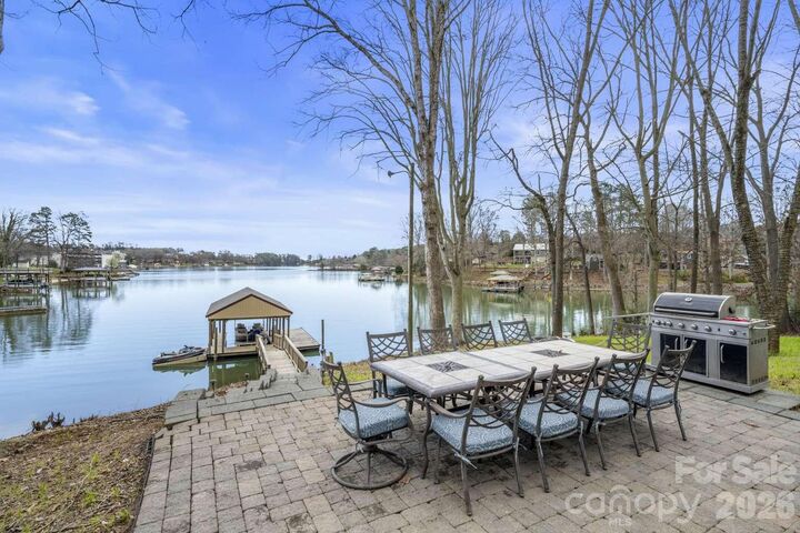 Property Photo: 4448 Hill Street NC 28673