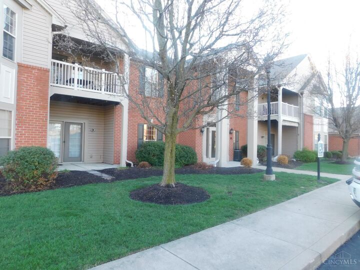 Property Photo:  8026 Pinnacle Point Drive  OH 45069 